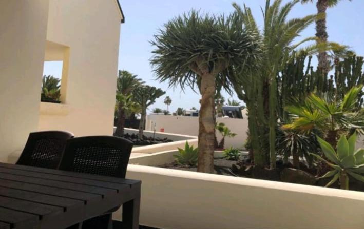Suri Costa Teguise Apartment Exterior photo